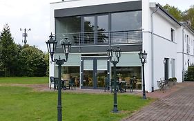 Haus Am See - Gochness
